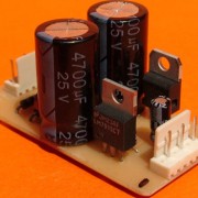 Construya una Fuente Simétrica Regulada